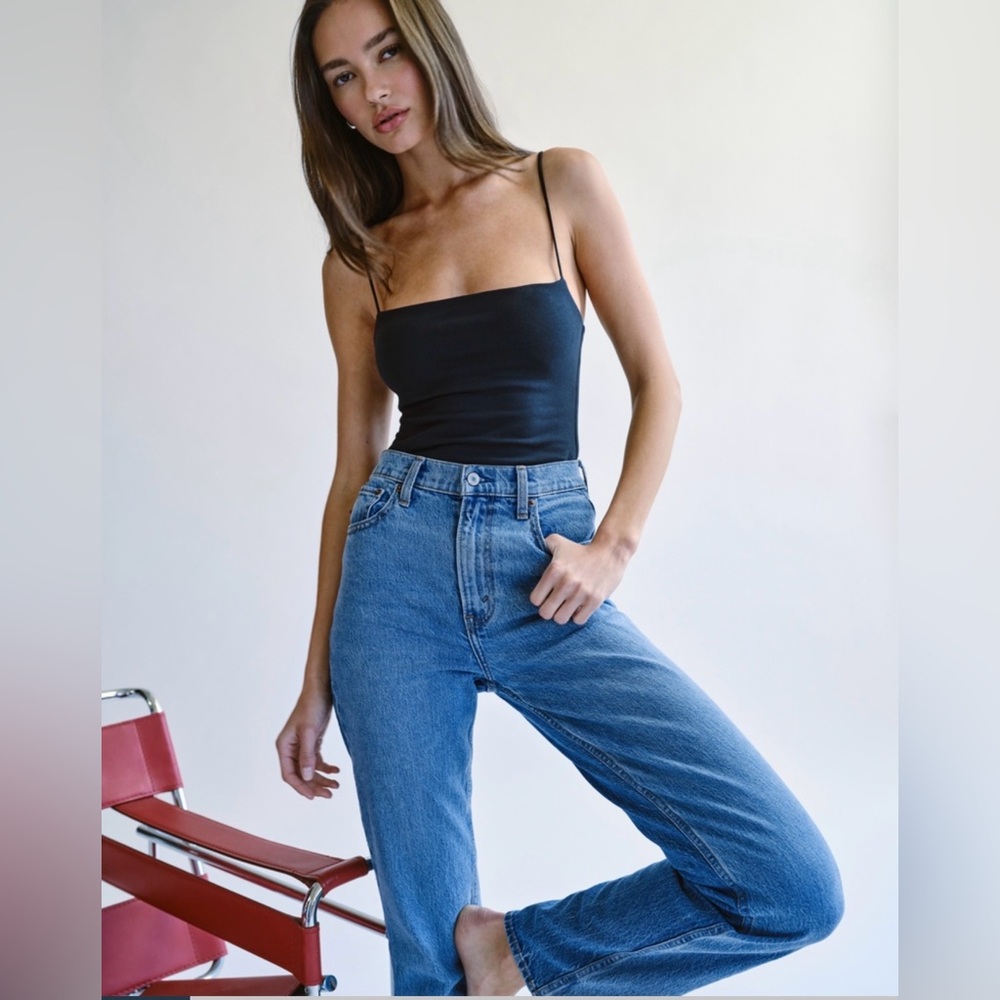 Abercrombie & Fitch Women's Straight Leg Jeans